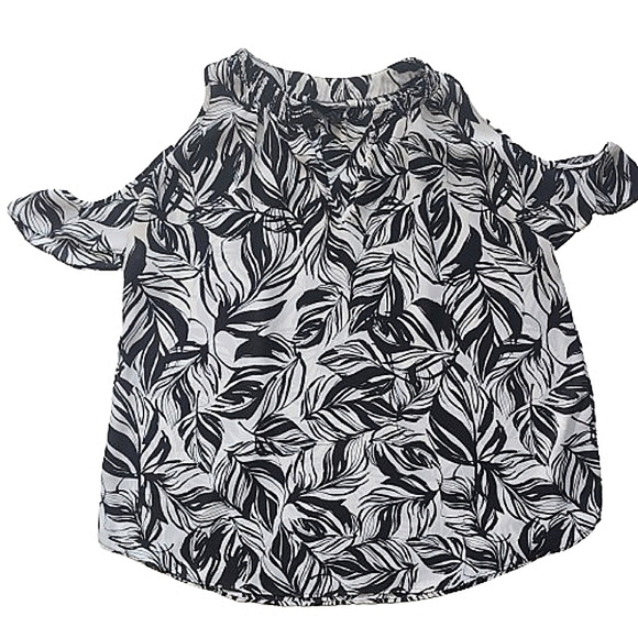 Mossimo Black & White Baby Doll Abstract Cold Shoulder Flutter Leaf Blouse - Picture 3 of 7